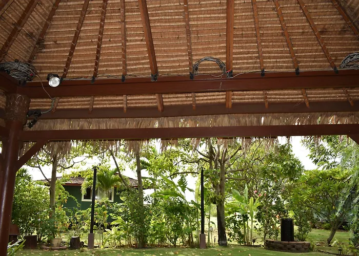 Nona Lani Cottages